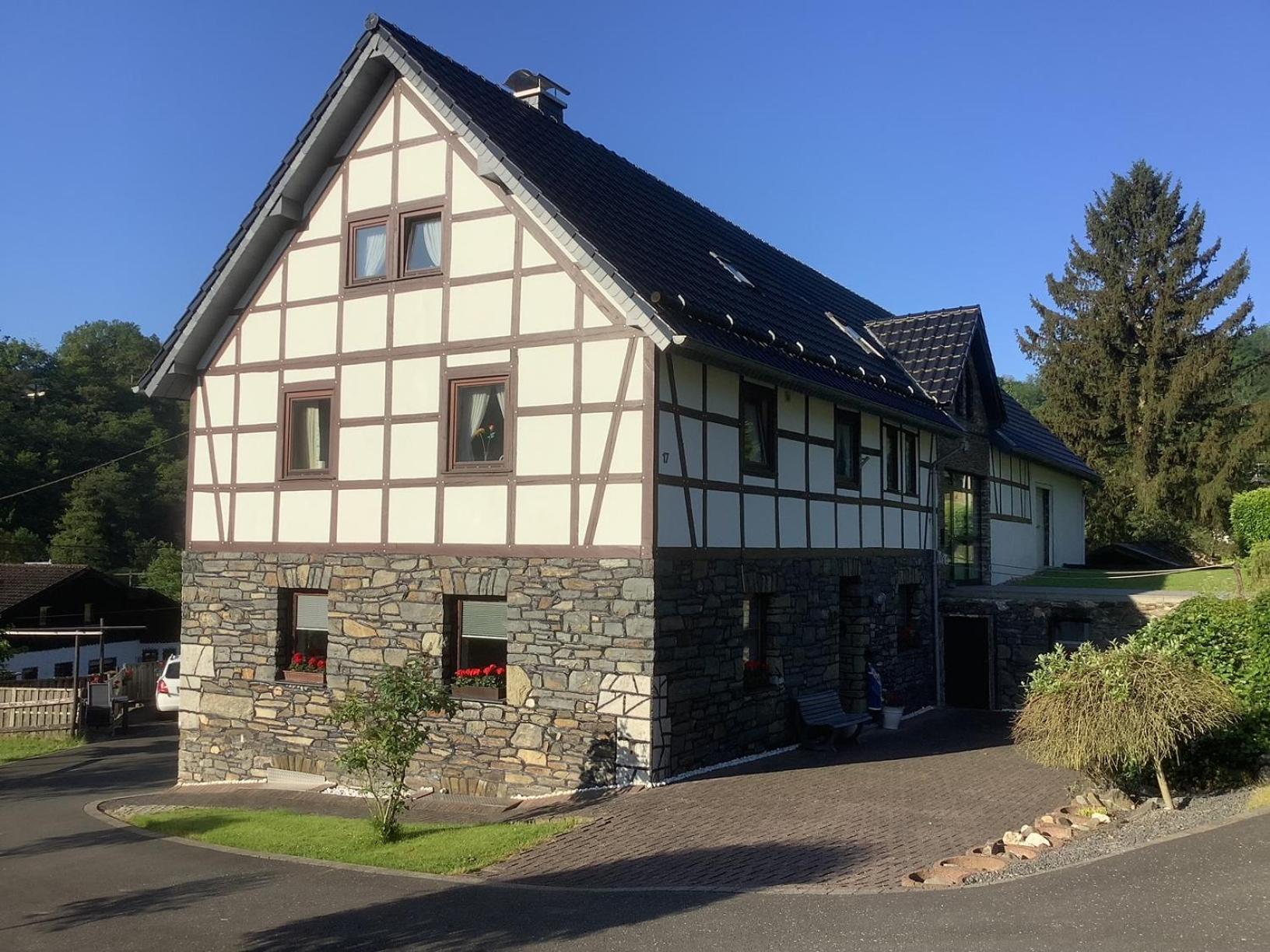 Berg Blick Eifler Modern Restauriert
